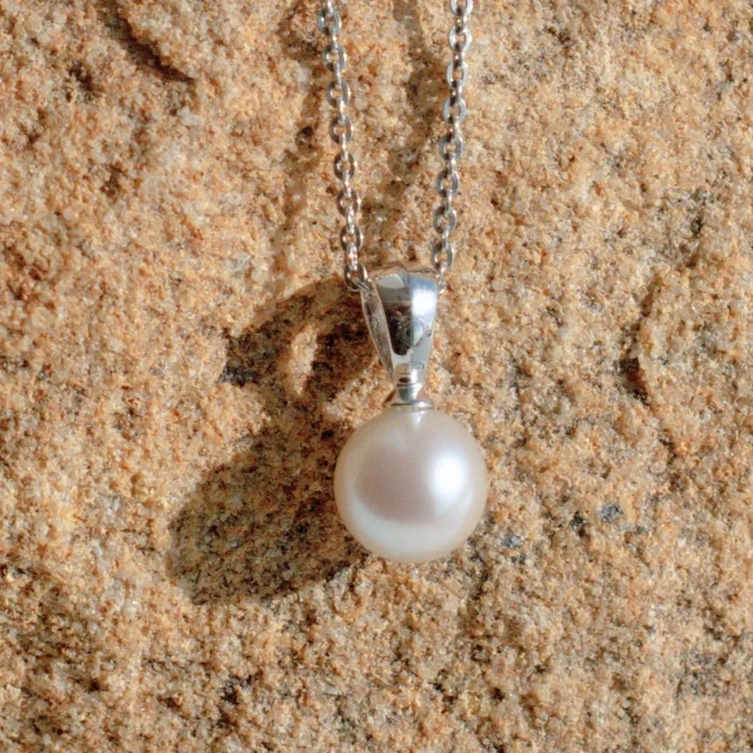 Acacia Petite Pendant Australian Akoya Broken Bay 7.5mm AAA 9ct White Gold