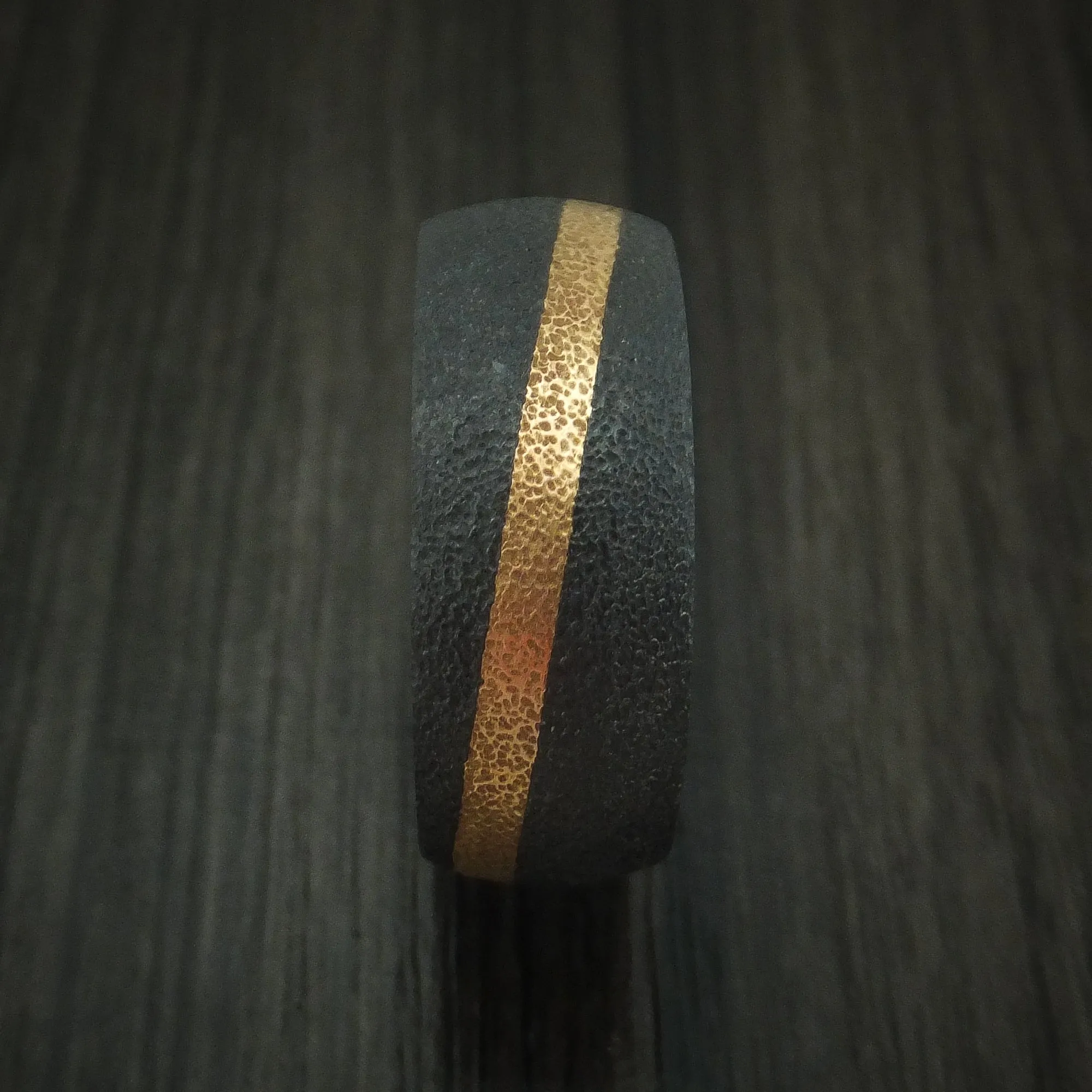 Black Titanium and Gold Men's Ring with Marble Kuro Damascus Sleeve
