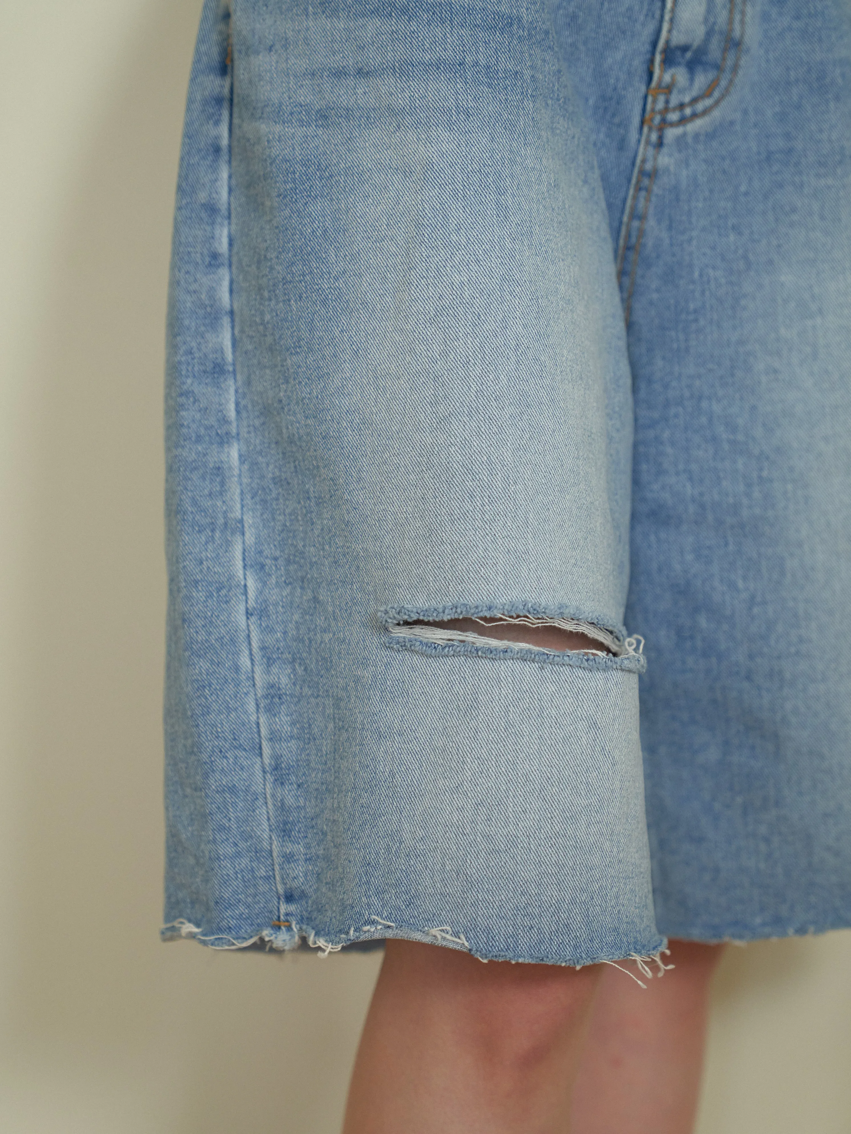 Cutting Design Denim Half Pants