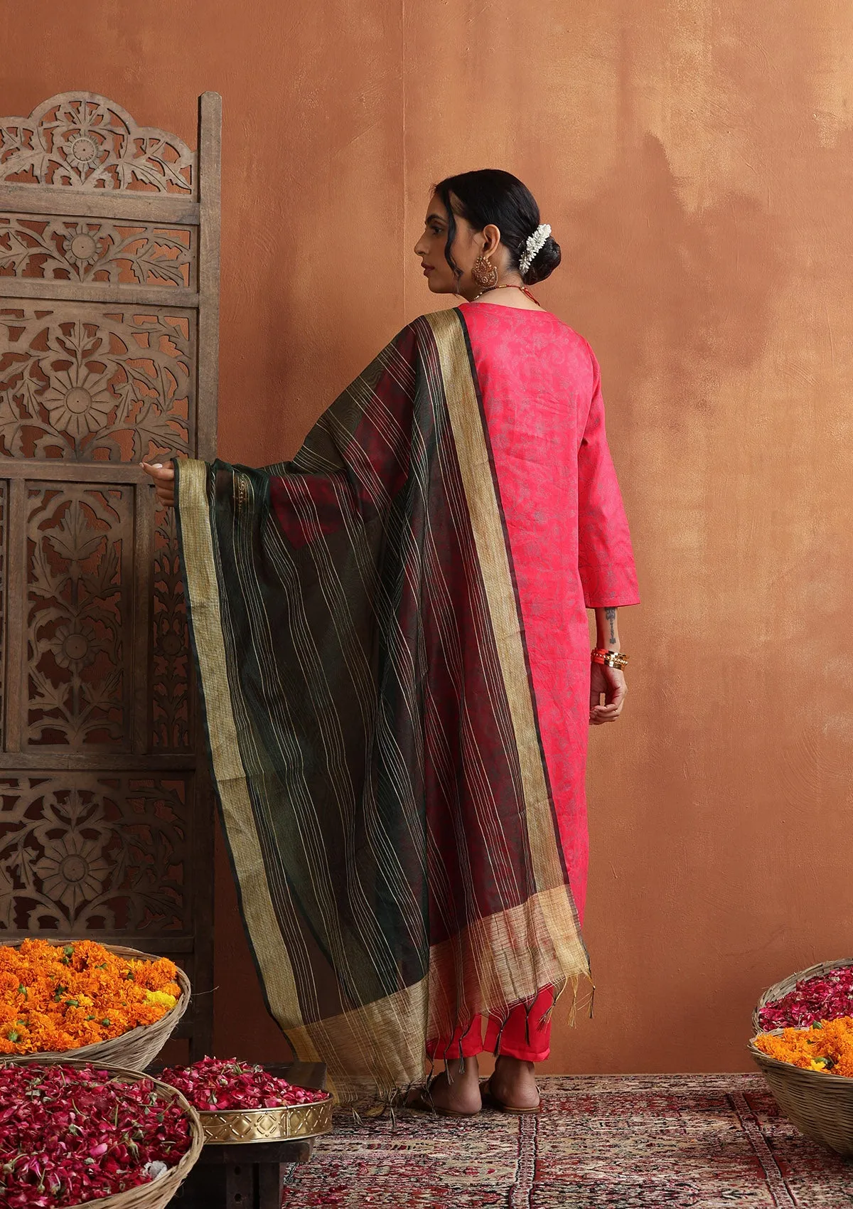 HOC Crafts Glazed Cotton Hand Block Printed with Hand Embroidery Women's 3 PC Long Kurta Set with dupatta - Pink