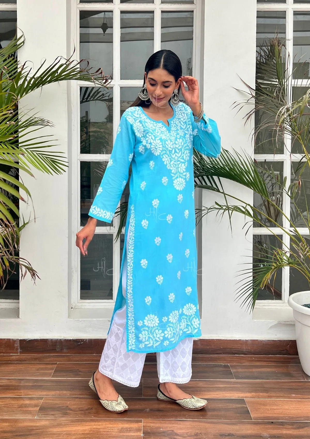 Nida Chikankari Cotton Straight Kurta