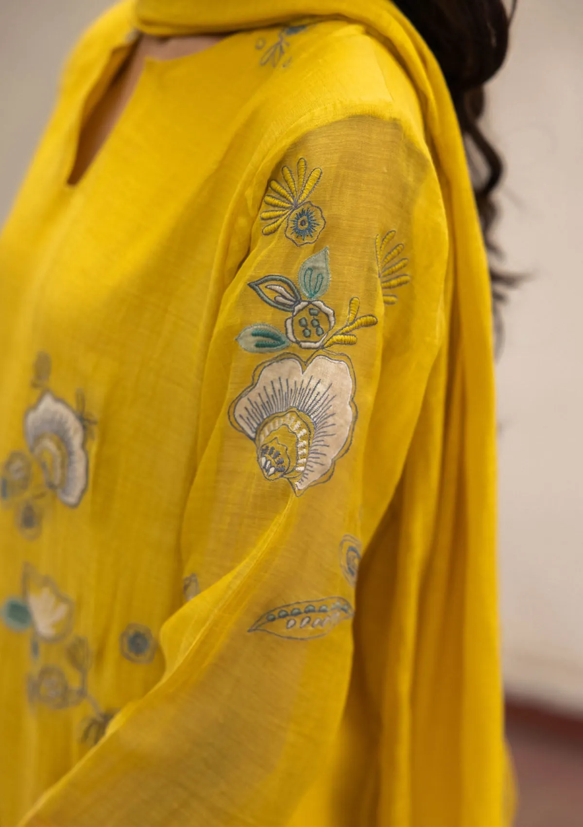 Rue Floral Applique Kurta Set