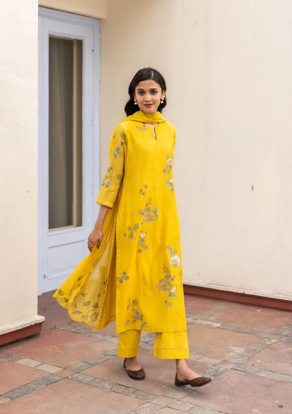 Rue Floral Applique Kurta Set