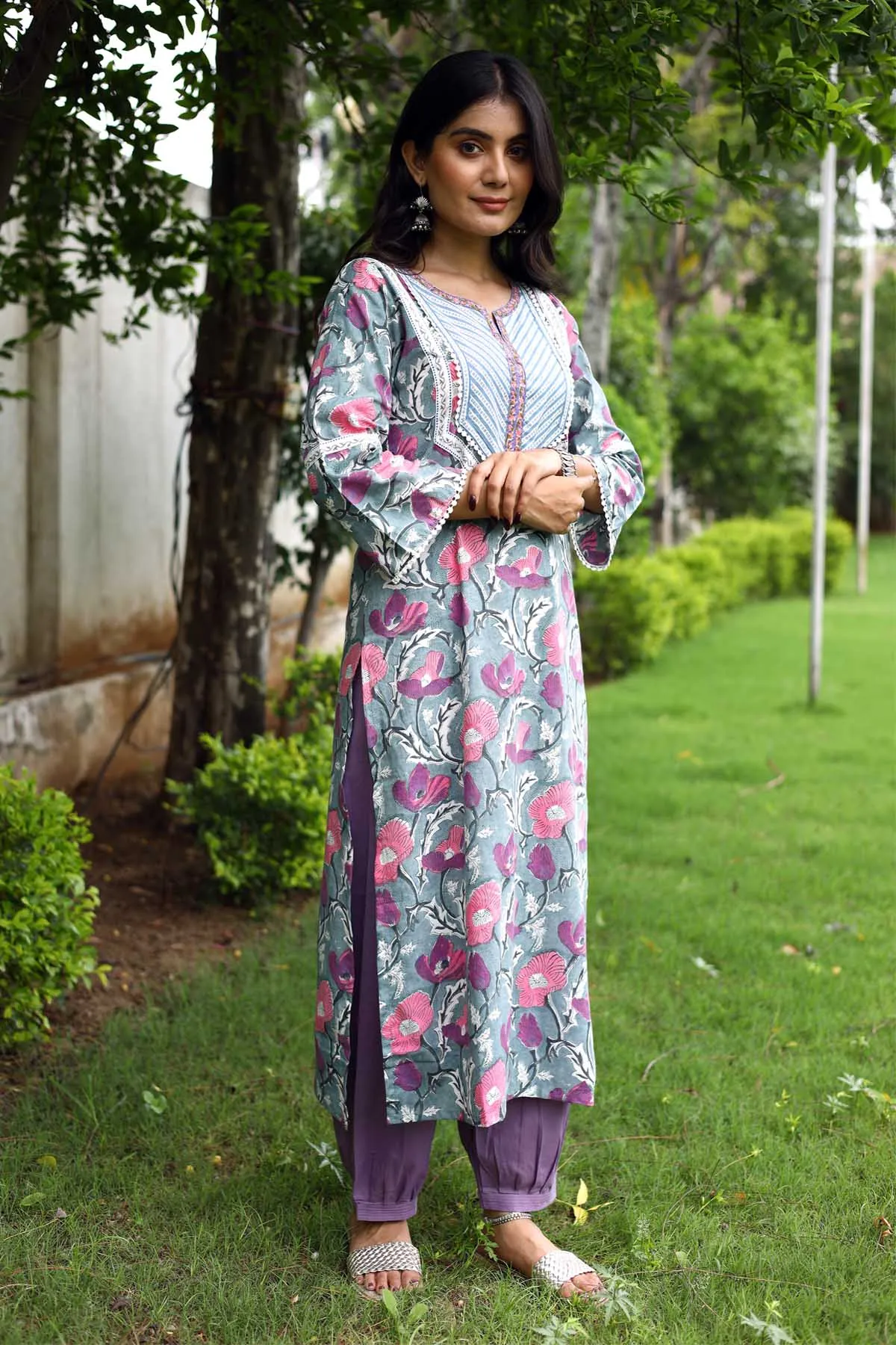 Straight fit kurta in hand block print Mauve color